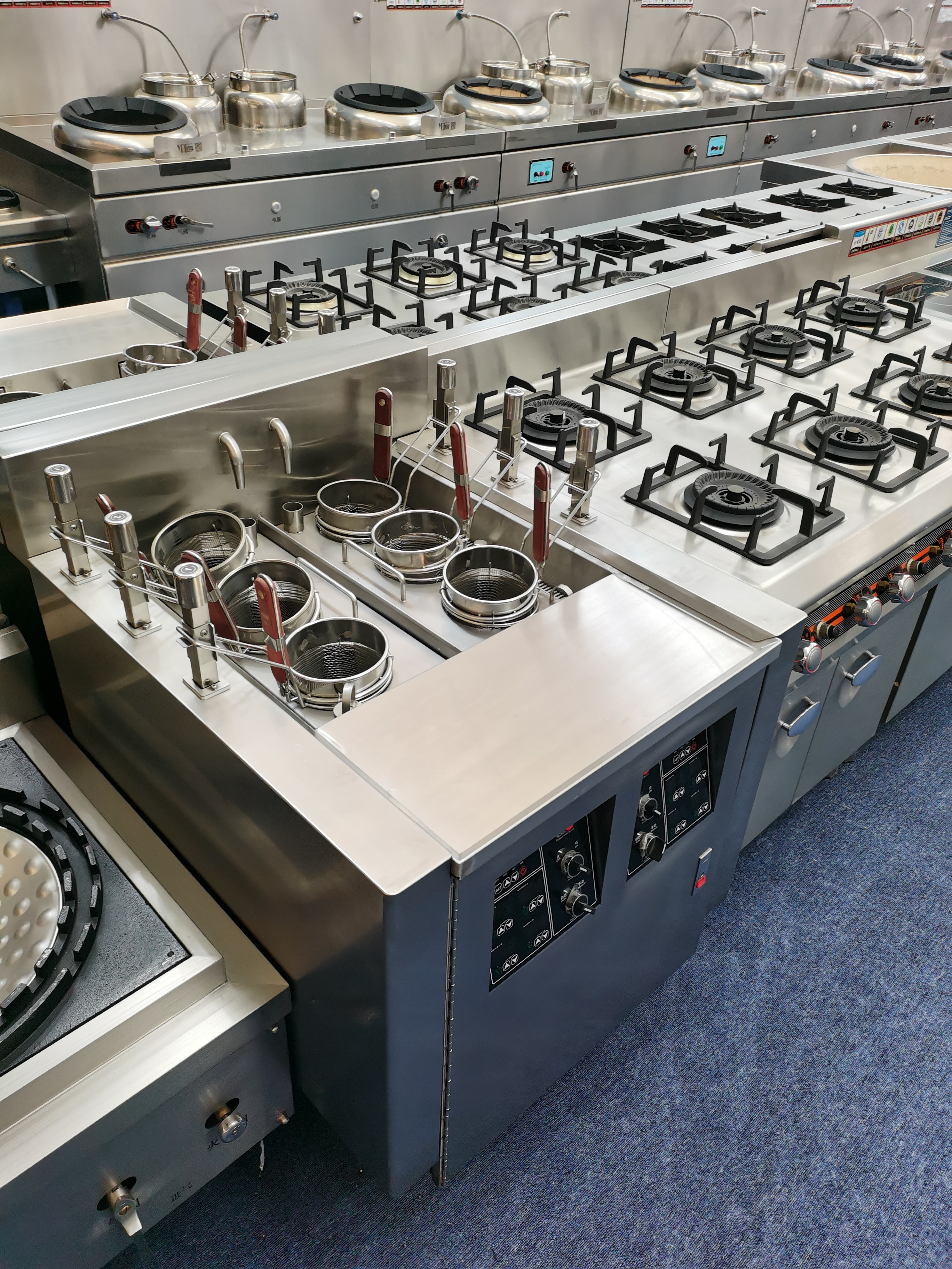 商用廚房設(shè)備 商用廚房設(shè)備