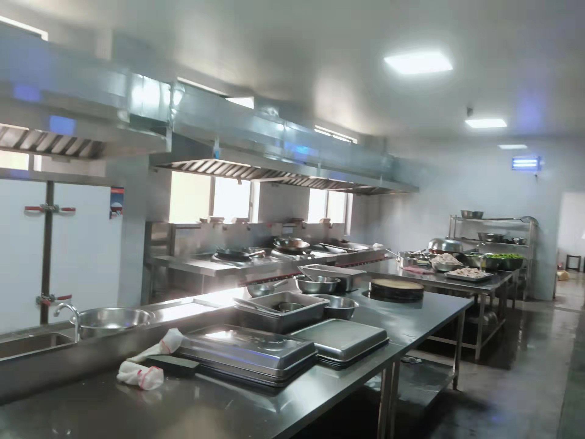 食堂廚房設(shè)備 食堂廚房設(shè)備