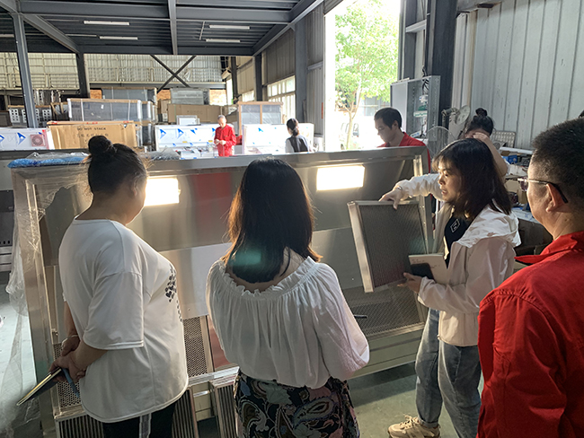 油煙凈化一體機(jī)1 油煙凈化一體機(jī)1