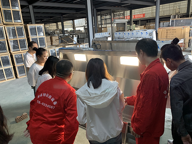 油煙凈化一體機(jī)3 油煙凈化一體機(jī)3