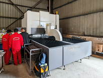 優(yōu)佰特斥巨資購進(jìn)業(yè)內(nèi)先進(jìn)智能柔性折彎設(shè)備